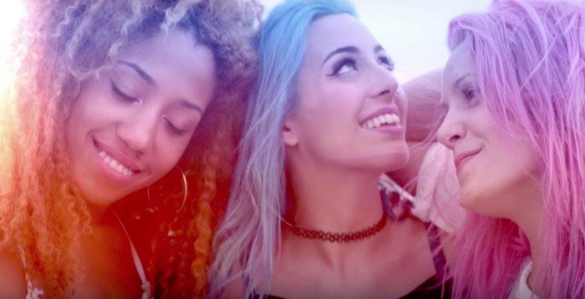 Postureo blogger en el vídeo de ‘Good Life’ de Sweet California