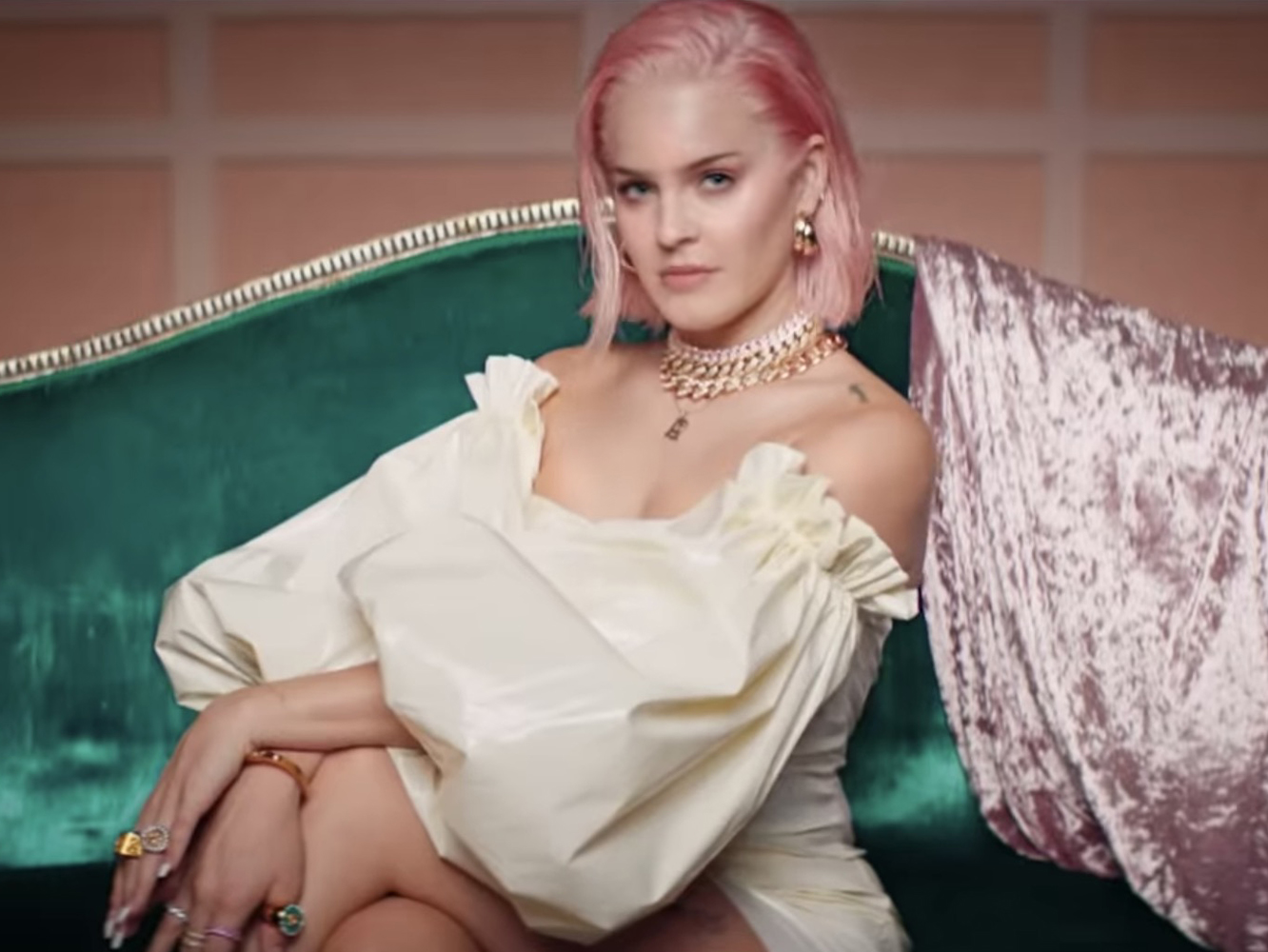 Anne-Marie The Justice trata de solventar la problemática de los one-album-wonders con ‘Birthday’