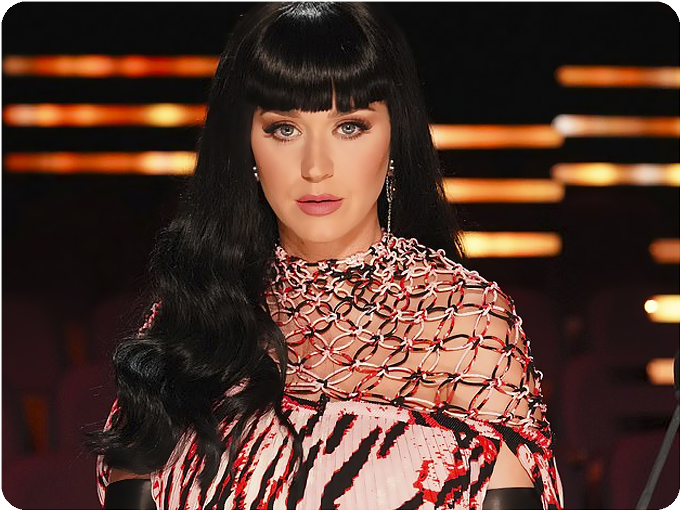Katy Perry sigue dándole vueltas al dúo que debió grabar en 1938