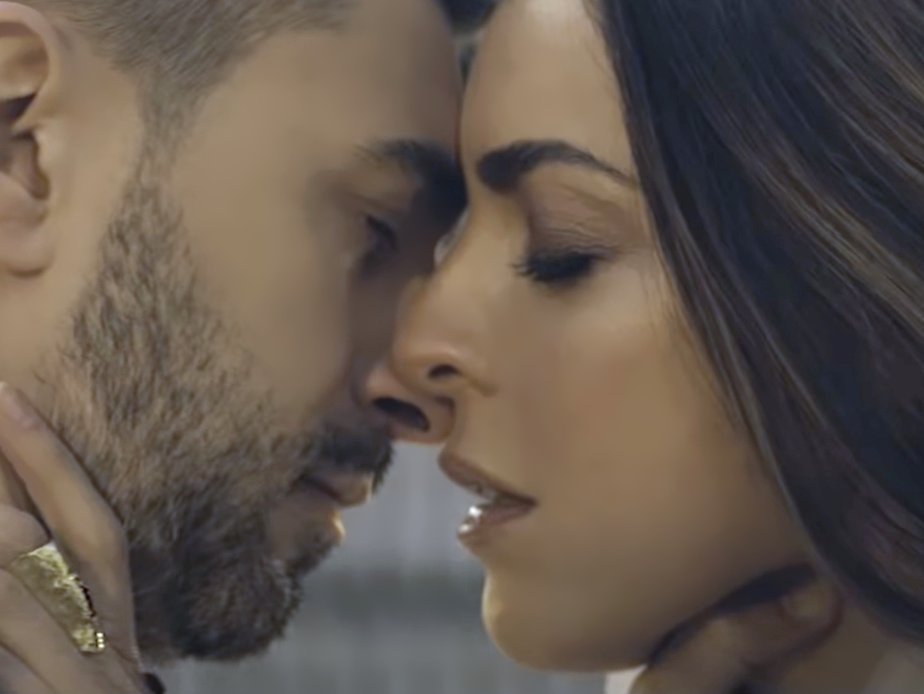 Tensión sexual más que resuelta en ‘El Mismo Puñal’, de Antoñita y Rayden