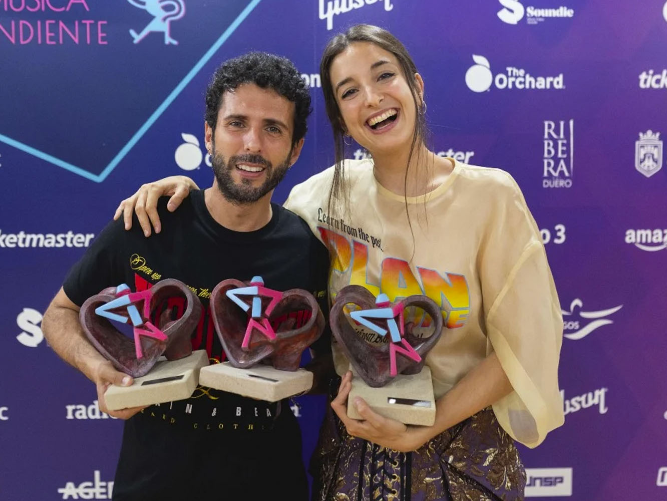  Premios MIN 2021 | Delaporte y Rigoberta Bandini brillan junto a Triángulo De Amor Bizarro, álbum del año