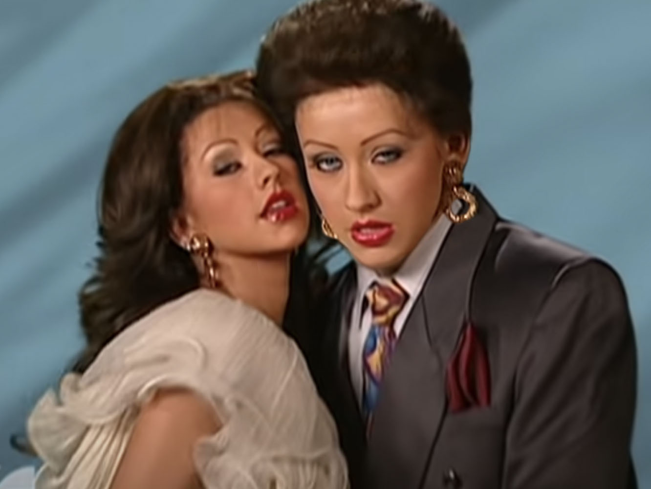Christina Aguilera anuncia su álbum, ‘Redescubriendo Raíces’, para “pronto”. Whatever that means.
